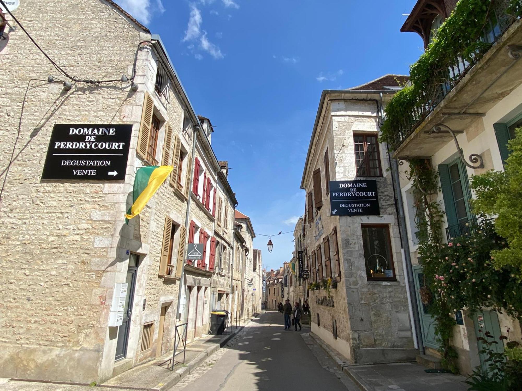 Le Beau Chardonnay, Au Coeur De Chablis Apartment Exterior photo